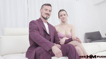 Любовница лижет мужику  анальную дырку