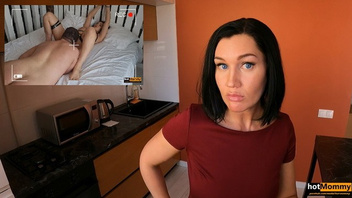 Связал сиськастую маму и выебал