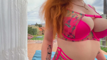 Русская девка шлюшка круто сосет