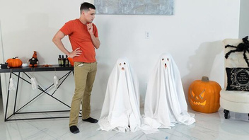 Секс сразу с двумя шикарными девушками