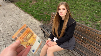 За деньги пышногрудая баба  готова ебаться