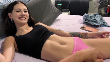 Молодая девушка отлично потрахалась