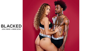 Негр круто трахнул сисястую бабу