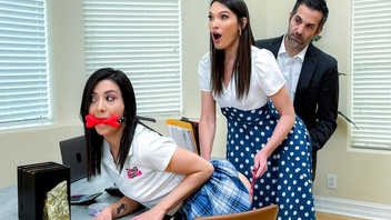 Две худышки очень классно трахаются