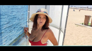 Зрелую грудастую маму поебал член