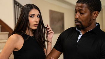 Белую сучку мощно трахнул негр