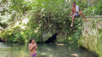 У реки поебал очень сексуальную девку