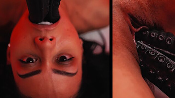 Мощное порево с игрушкой