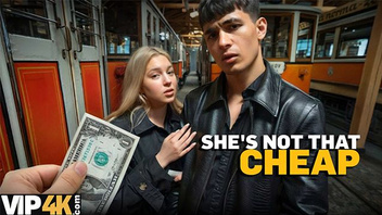 Секс за деньги с милой девкой