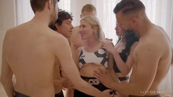 Групповуха для сучки блондинки