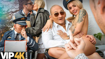 Старикан поебал молоденькую девушку