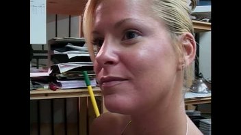 Минет на складе