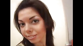 Стройная девушка трахается с парнем по взаимной симпатии