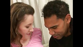 Черный парень и сладкая девочка с волосатыми промежностями