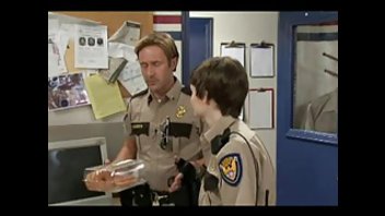 Развратный обед а полицейском управлении