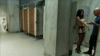 Износилование на улице Вязов #75