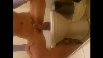 Шалости на унитазе