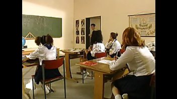 Несколько сцен двойного проникновения с немецкими давалками