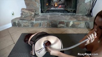 Неудержимые дамы занимаются горячим лесбийским сексом