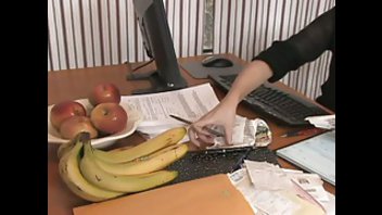 Сиськастая мадемуазель соблазнила обворожительного мачо