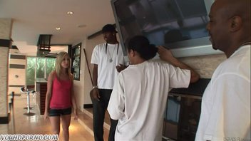 Большие черные члены плюс прелестная белая давалка