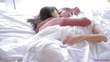 Ранним утром молодая парочка занималась жарким развратом