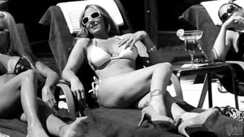 Соло шикарной блондиночки, которая любит обслуживать хуи